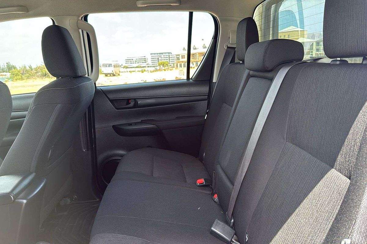 2017 Toyota Hilux SR GUN126R 4X4