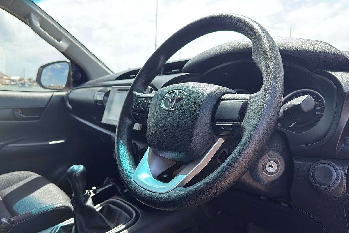 2017 Toyota Hilux SR GUN126R 4X4