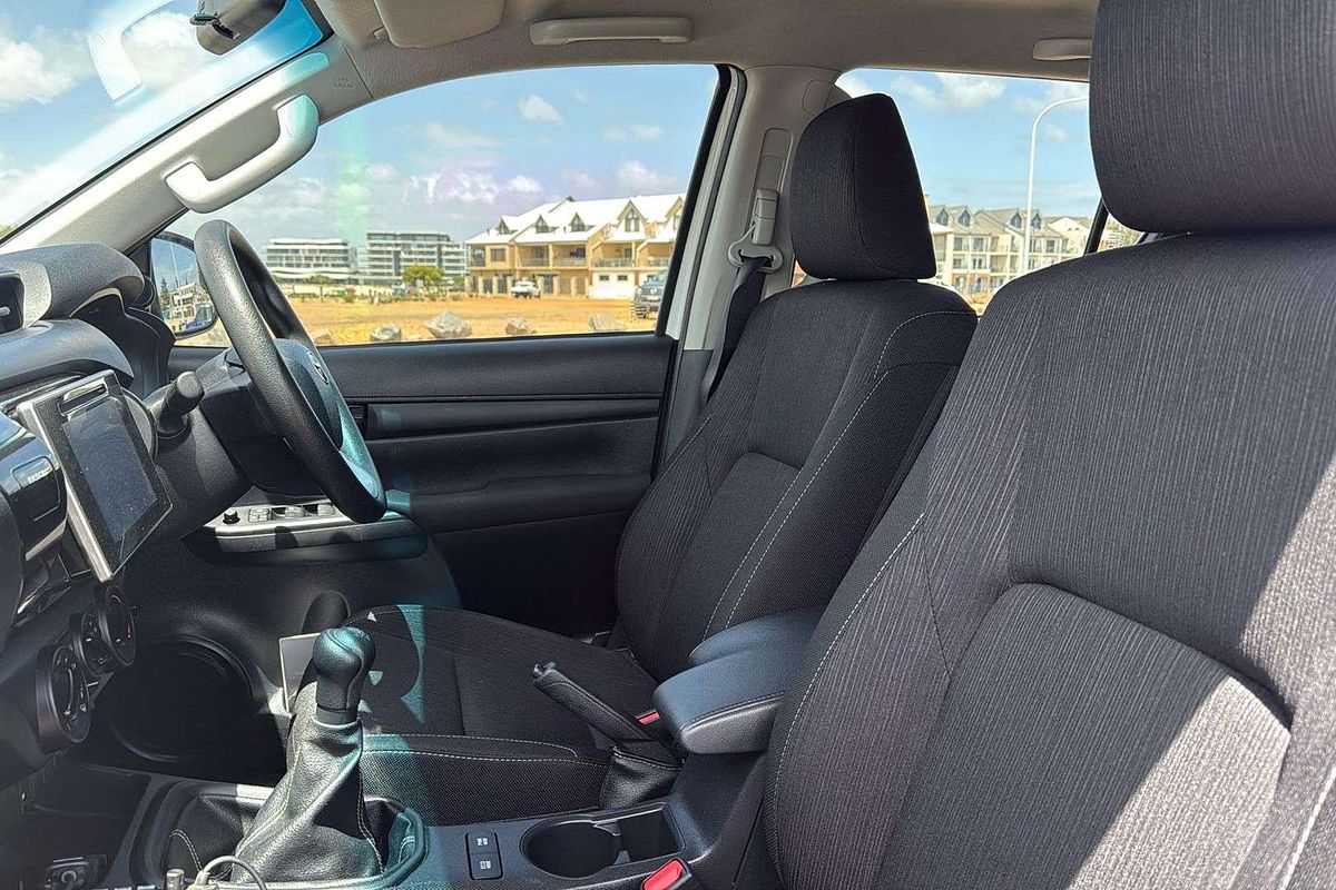 2017 Toyota Hilux SR GUN126R 4X4