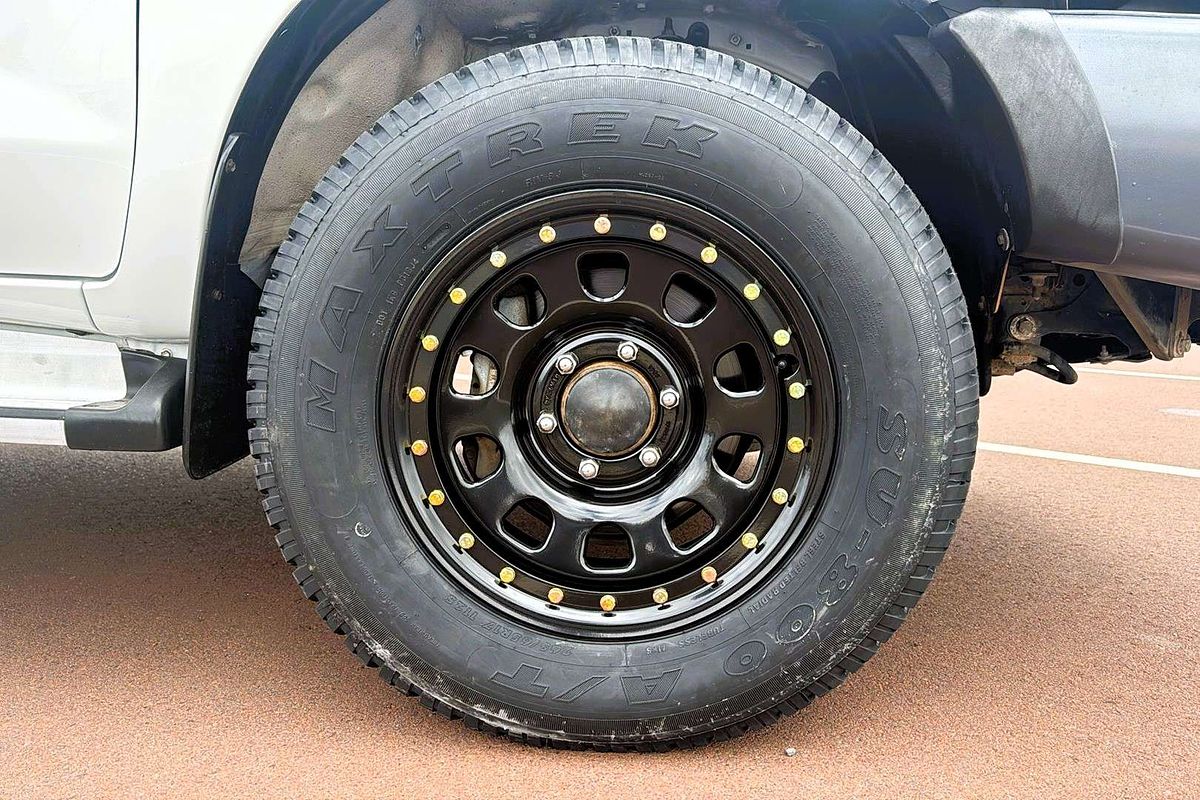 2015 Toyota Hilux SR KUN26R 4X4