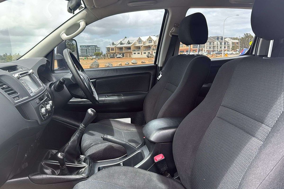 2015 Toyota Hilux SR KUN26R 4X4