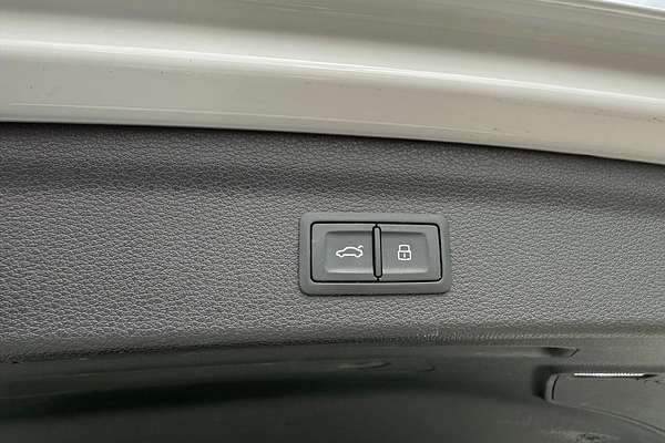 2021 Audi Q3 40 TFSI S line F3