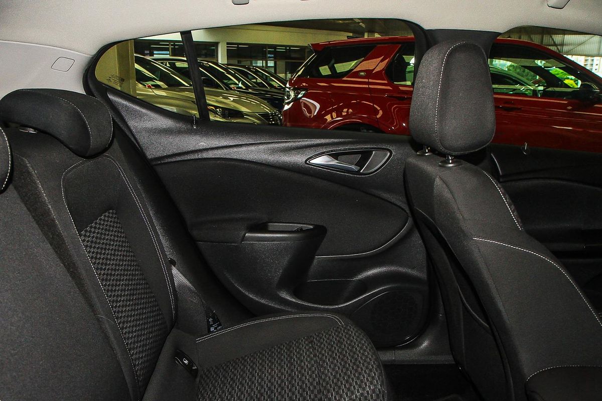 2016 Holden Astra R BK
