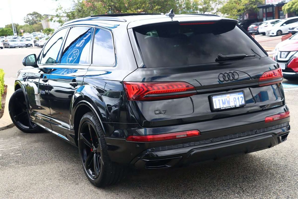 2023 Audi Q7 55 TFSI S line 4M