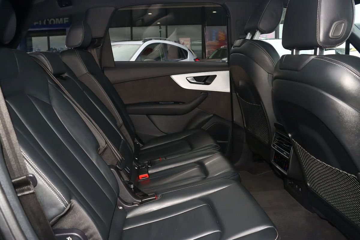 2023 Audi Q7 55 TFSI S line 4M