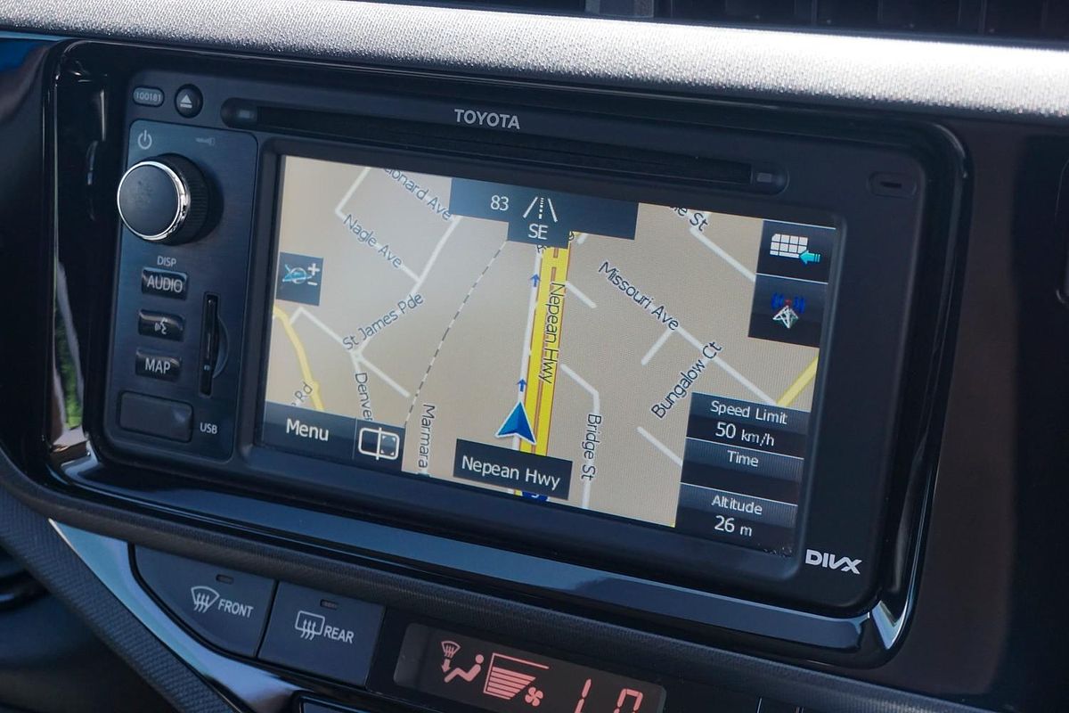 2015 Toyota Prius C i-Tech NHP10R