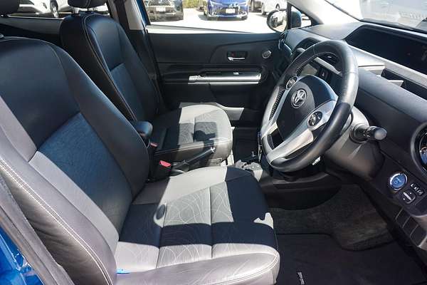 2015 Toyota Prius C i-Tech NHP10R