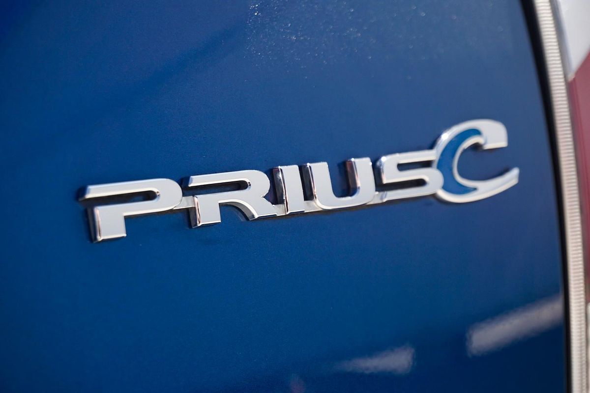 2015 Toyota Prius C i-Tech NHP10R