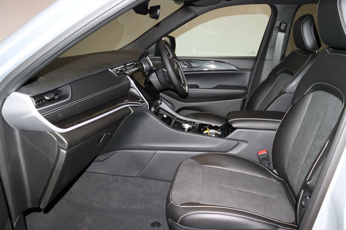 2023 Jeep Grand Cherokee Night Eagle WL