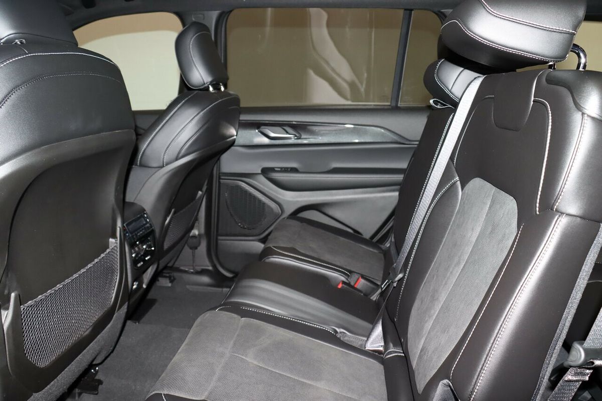 2023 Jeep Grand Cherokee Night Eagle WL