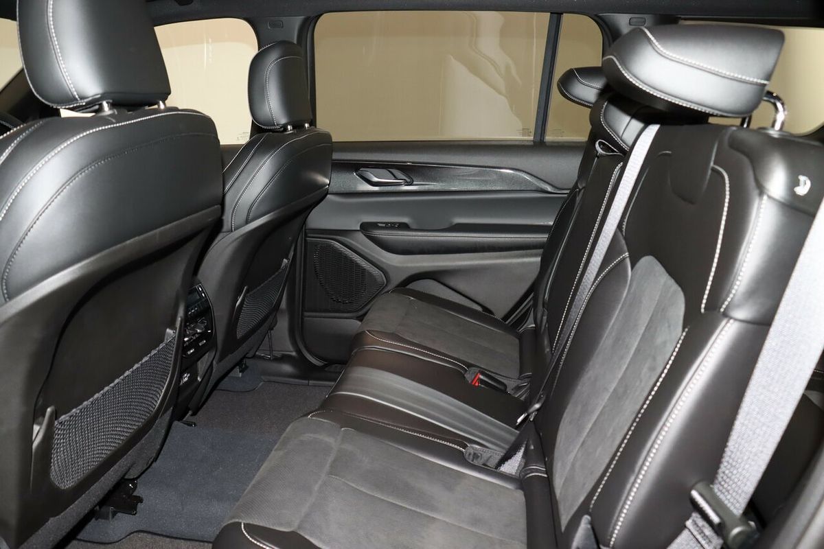 2023 Jeep Grand Cherokee Night Eagle WL
