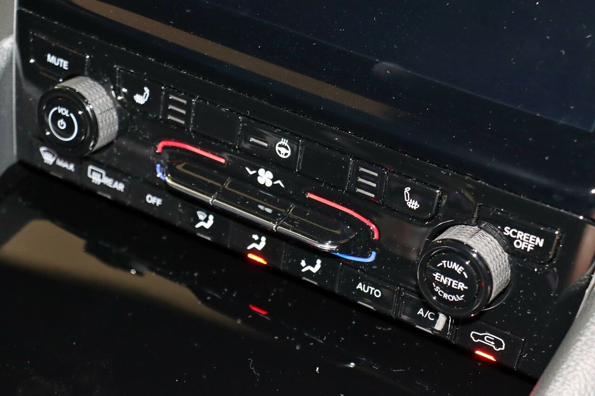 2023 Jeep Grand Cherokee Night Eagle WL