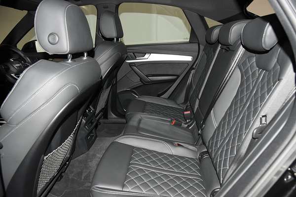 2022 Audi Q5 45 TFSI S line FY