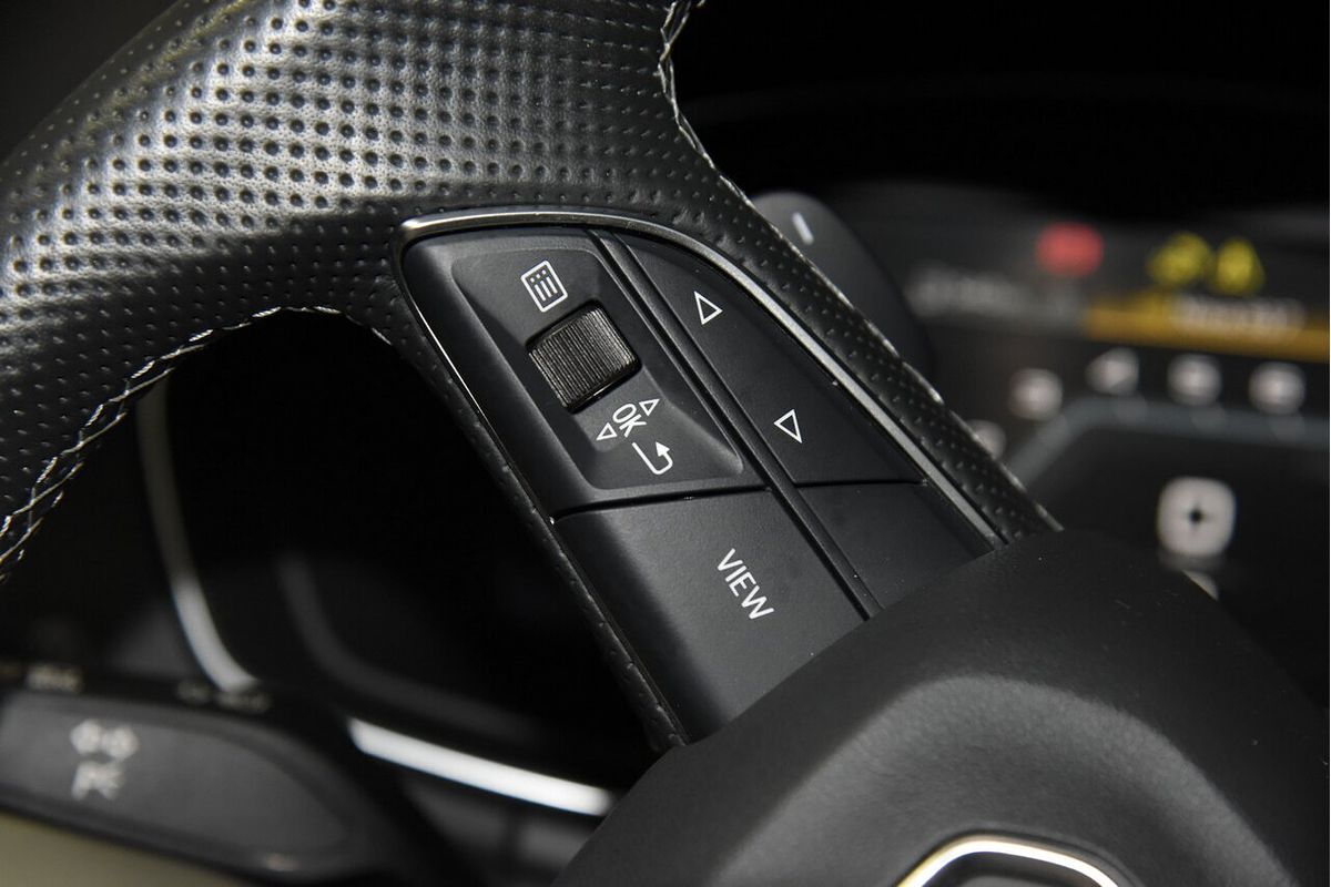 2022 Audi Q5 45 TFSI S line FY