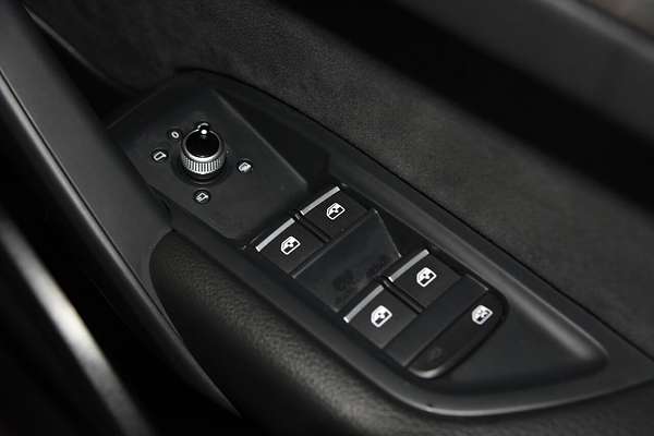 2022 Audi Q5 45 TFSI S line FY
