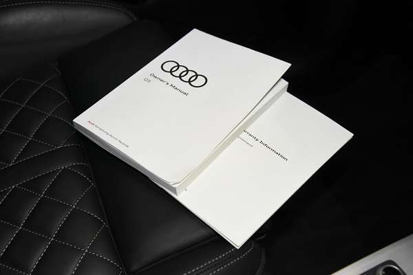 2022 Audi Q5 45 TFSI S line FY