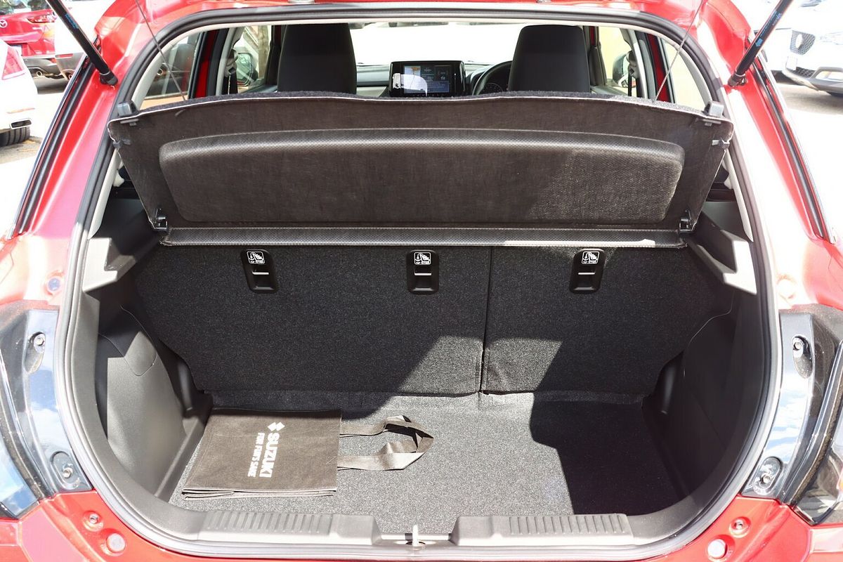 2024 Suzuki Swift Hybrid UZ