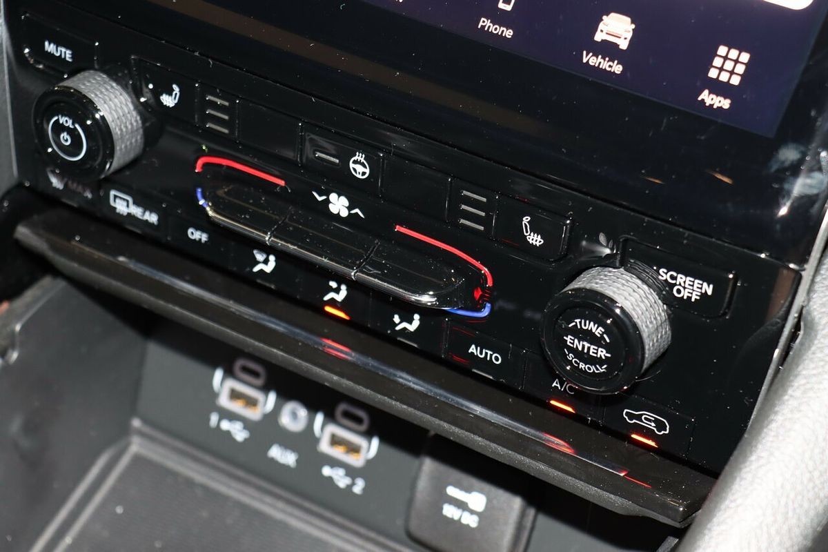 2023 Jeep Grand Cherokee Night Eagle WL