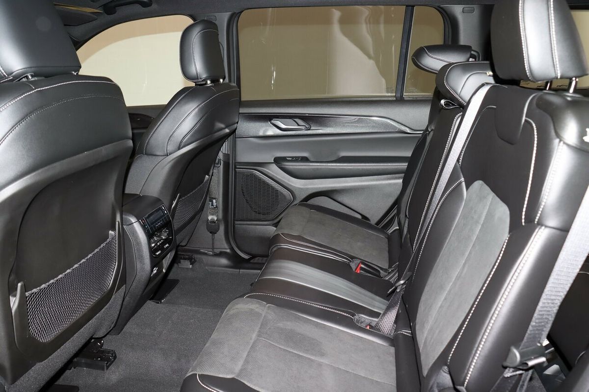 2023 Jeep Grand Cherokee Night Eagle WL