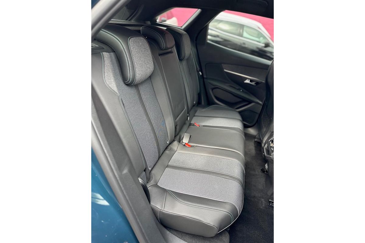 2023 Peugeot 3008 Allure P84