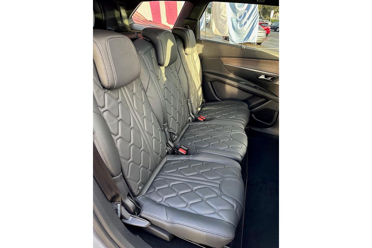 2022 Peugeot 5008 GT Sport P87