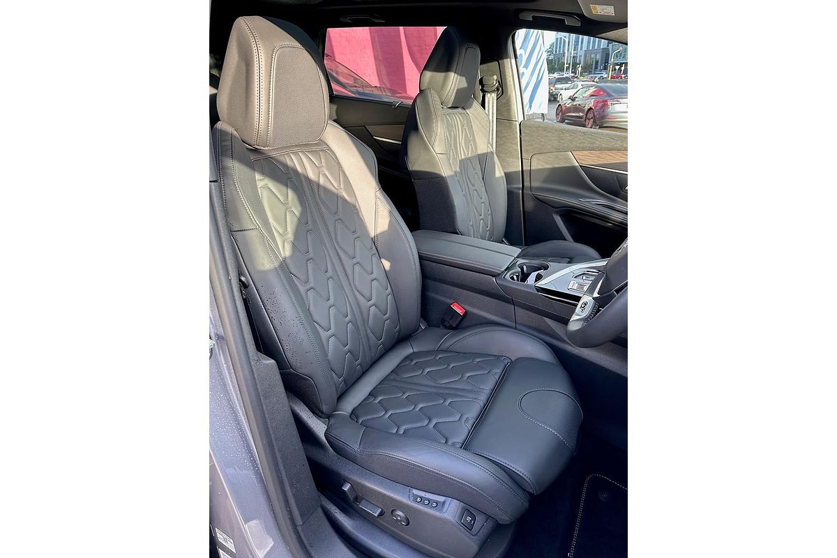 2022 Peugeot 5008 GT Sport P87