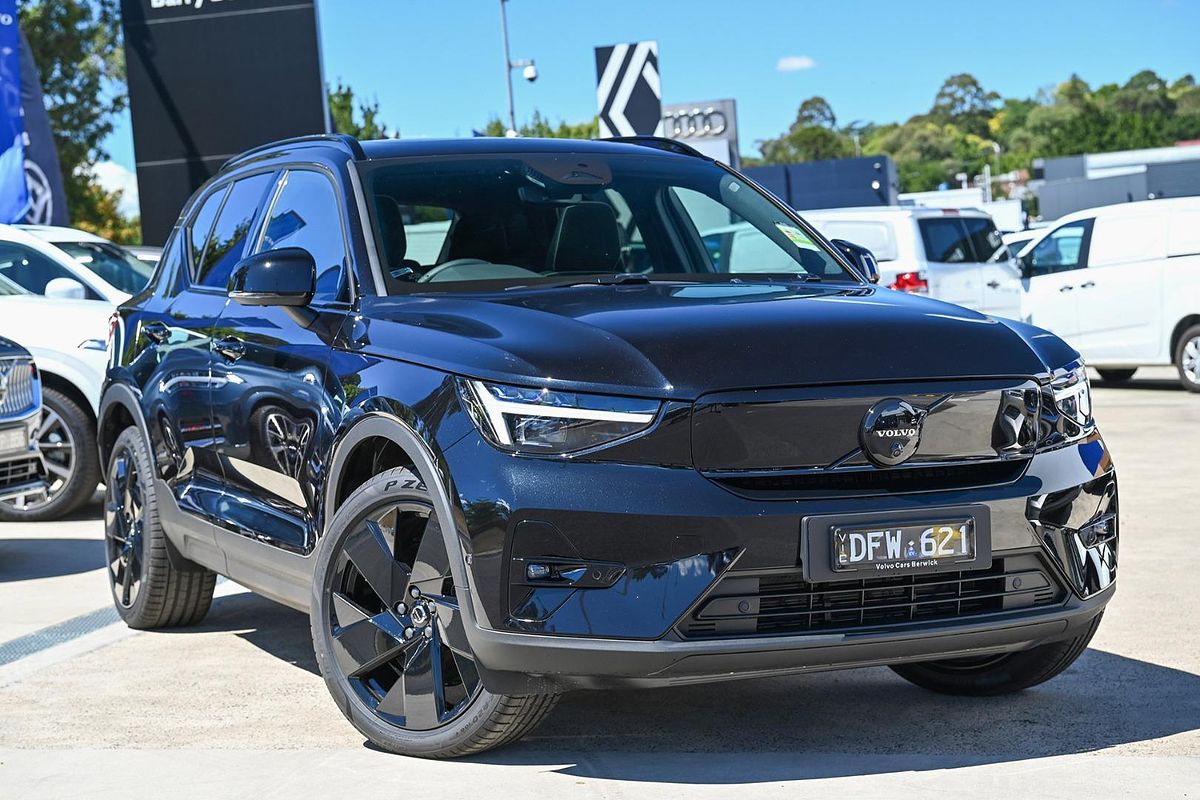 2024 Volvo EX40 Black Edition
