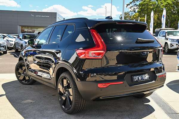 2024 Volvo EX40 Black Edition