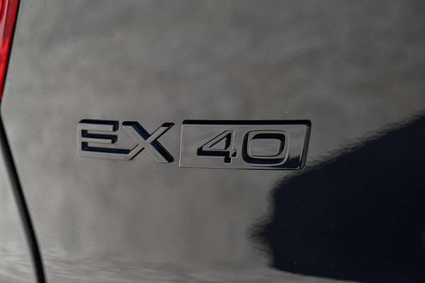 2024 Volvo EX40 Black Edition