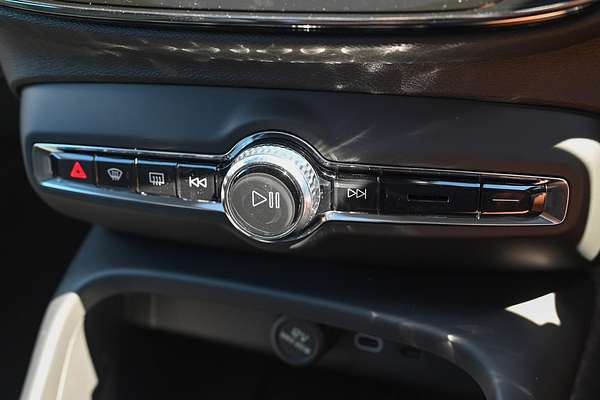 2024 Volvo EX40 Black Edition