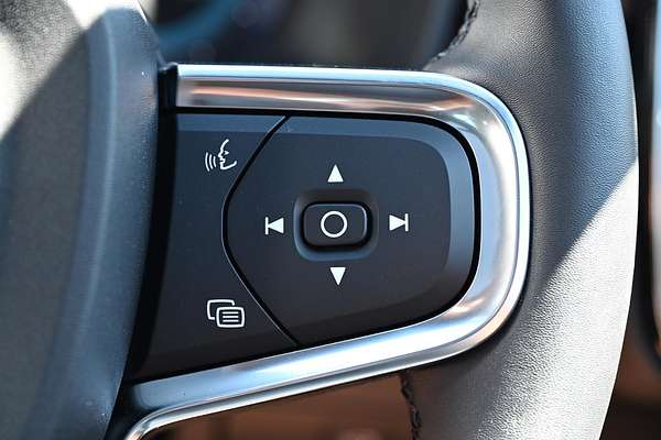 2024 Volvo EX40 Black Edition