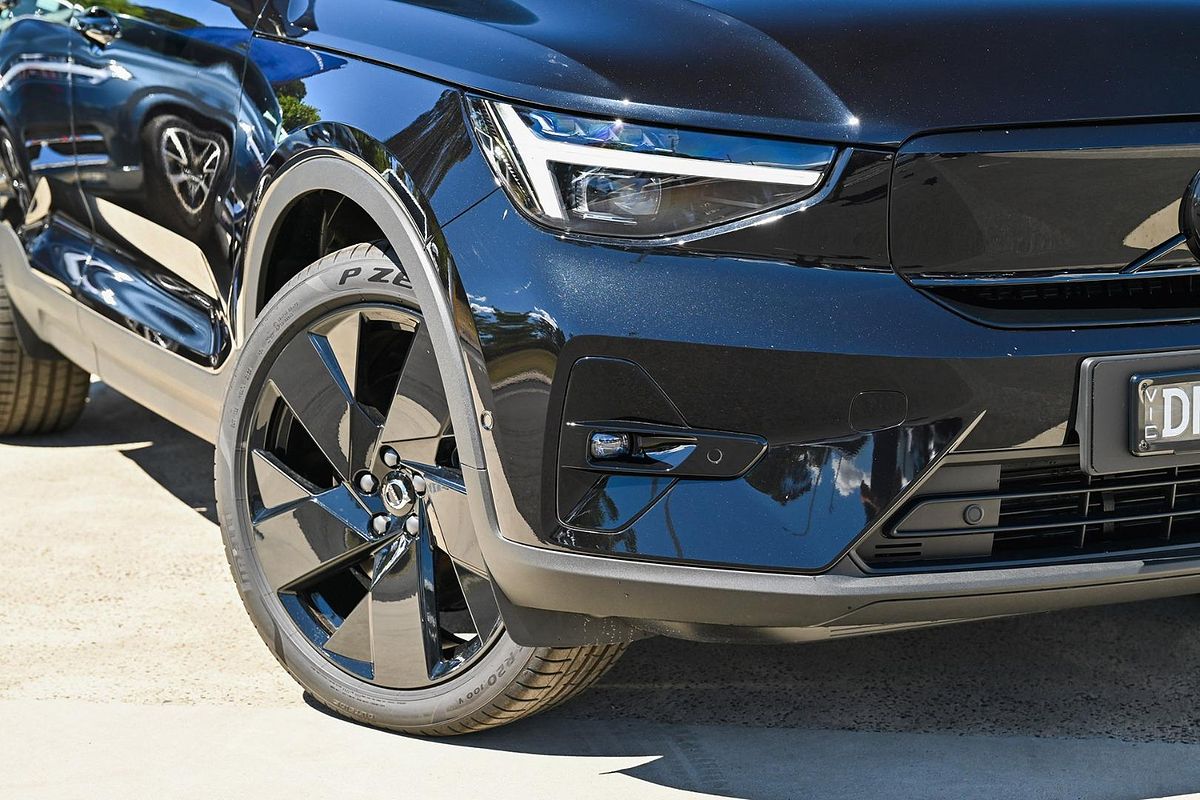 2024 Volvo EX40 Black Edition