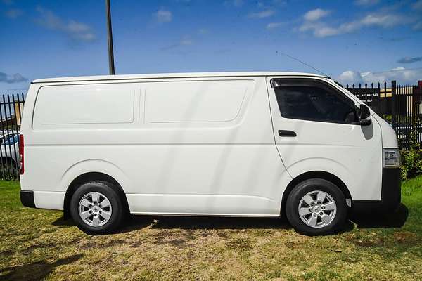 2016 Toyota Hiace TRH201R LWB