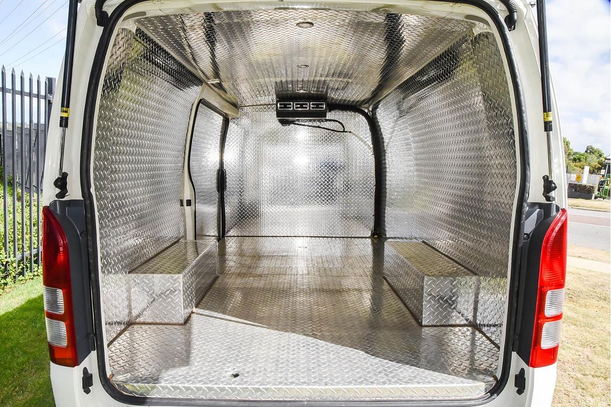 2016 Toyota Hiace TRH201R LWB