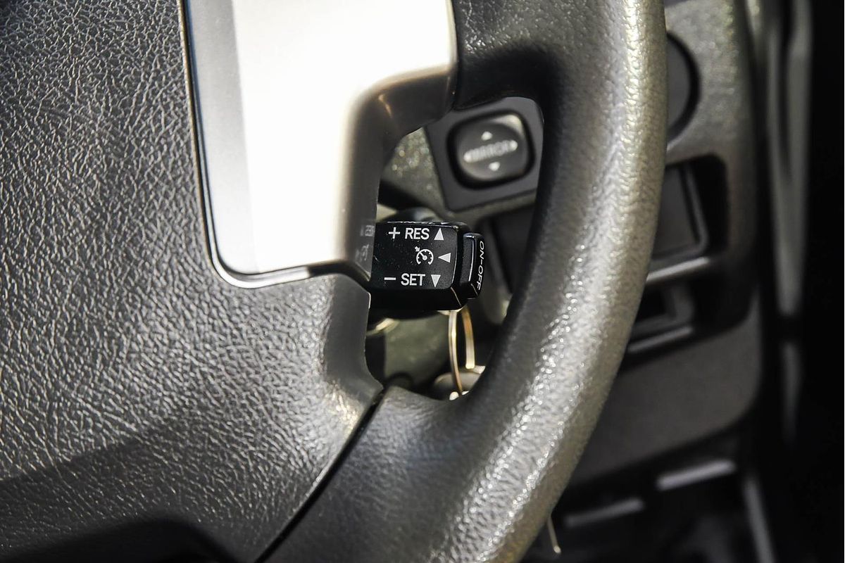 2016 Toyota Hiace TRH201R LWB
