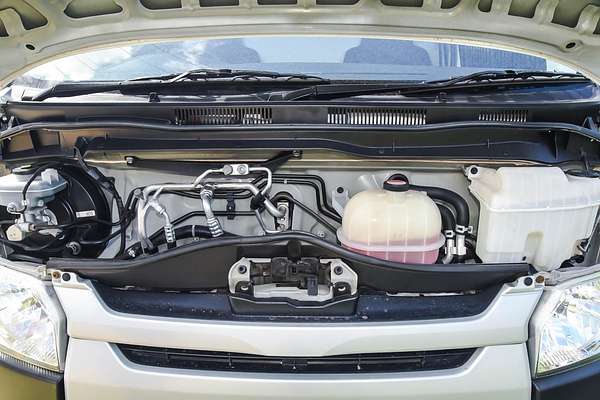 2016 Toyota Hiace TRH201R LWB