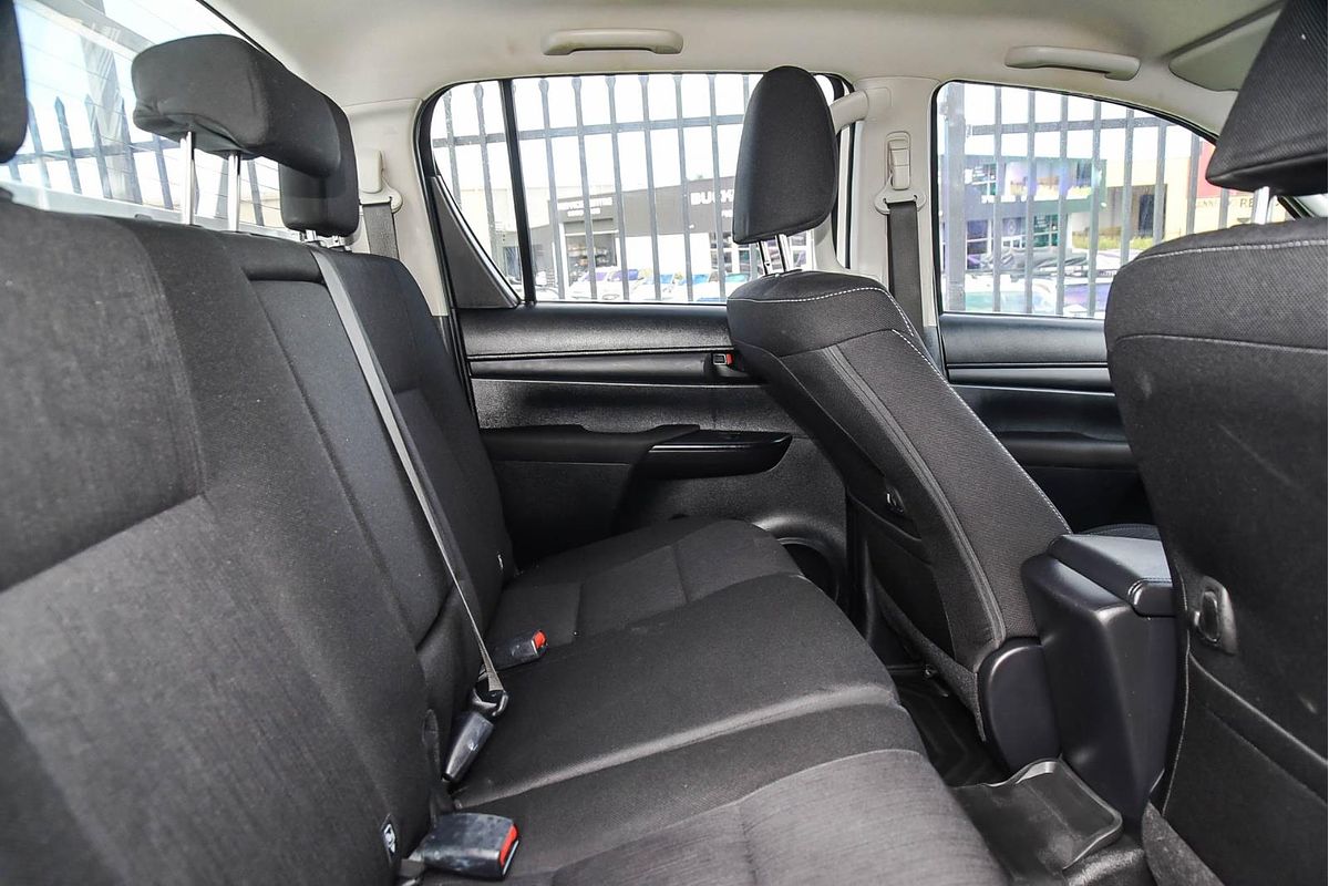 2018 Toyota Hilux SR GUN126R 4X4
