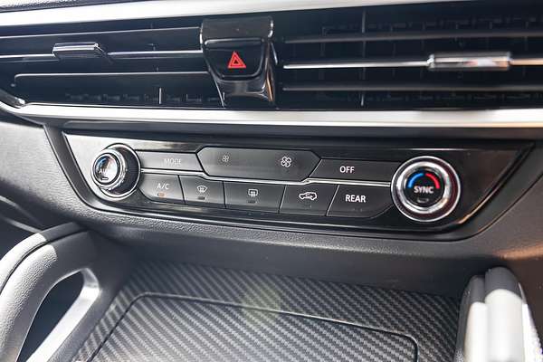 2023 LDV D90 Executive SV9A