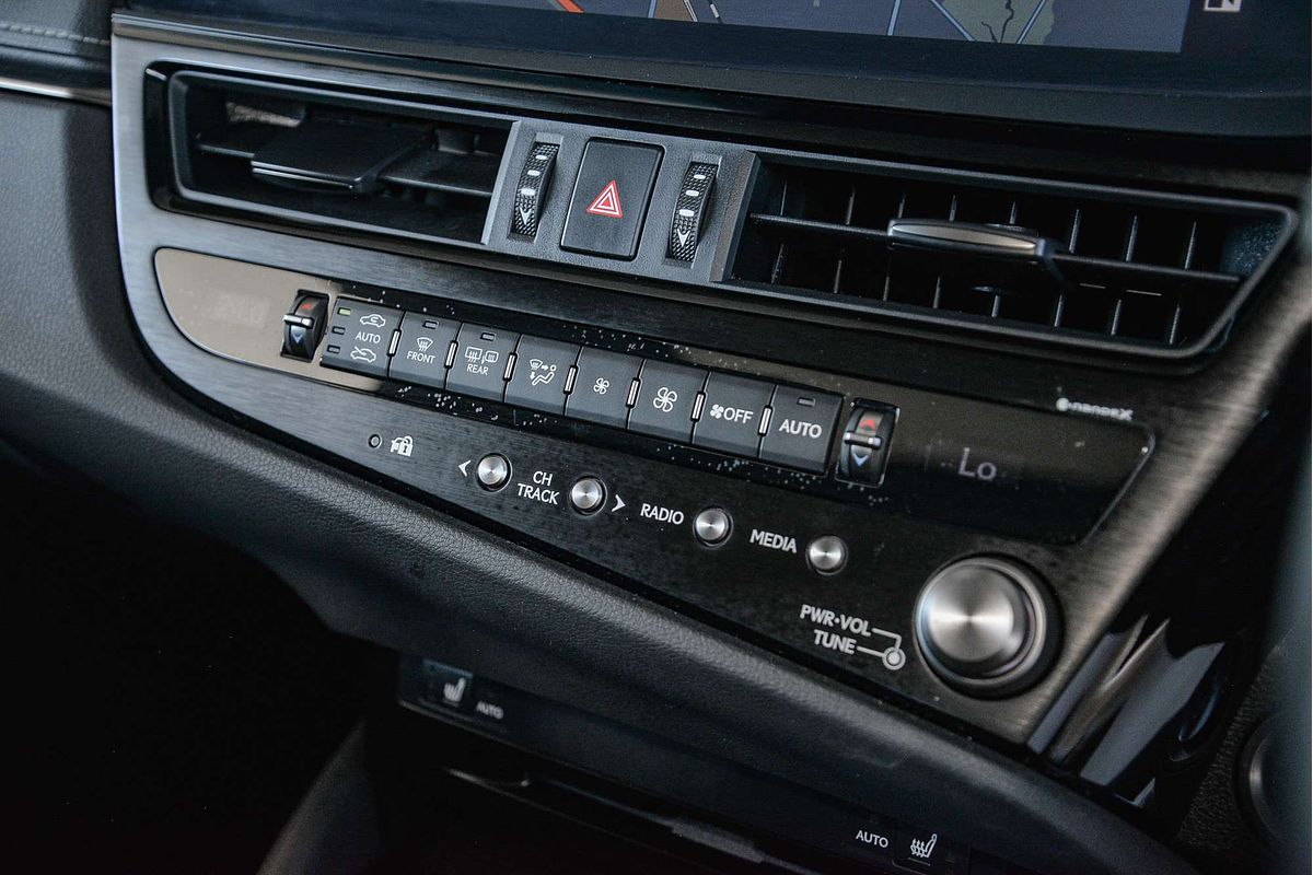 2021 Lexus ES ES300h Luxury AXZH10R