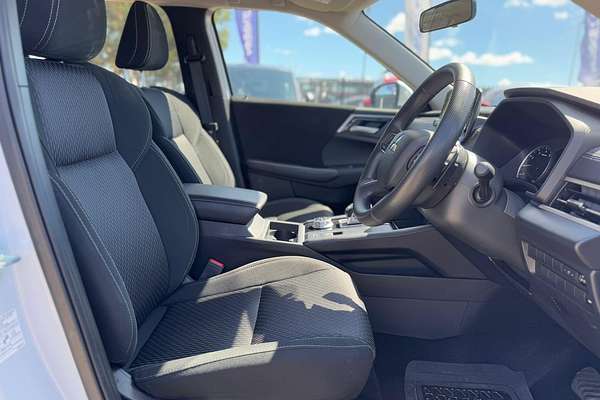 2023 Mitsubishi Outlander ES ZM