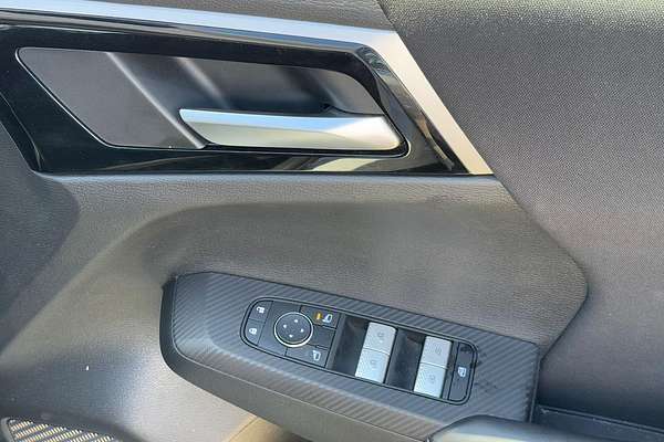 2023 Mitsubishi Outlander ES ZM