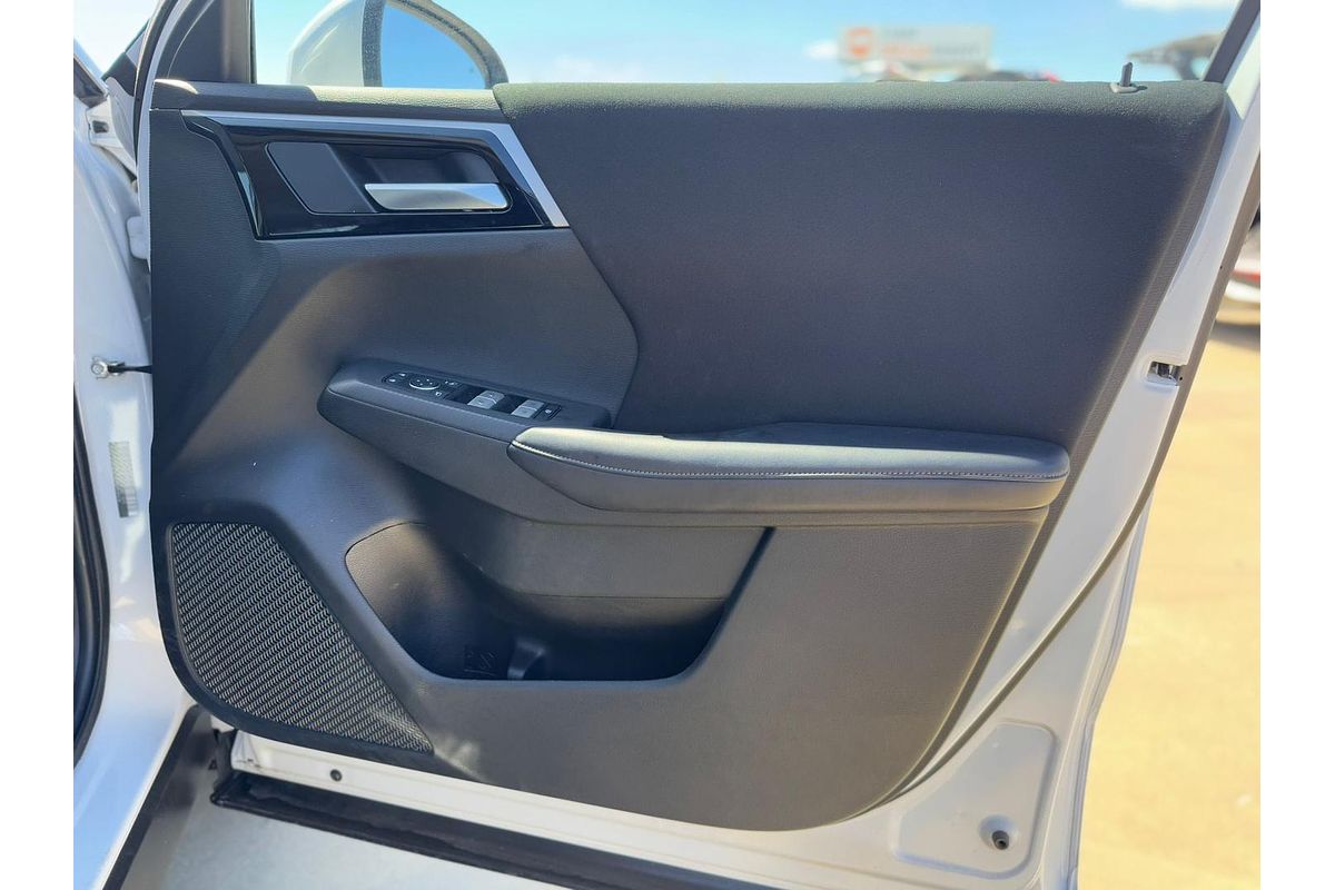 2023 Mitsubishi Outlander ES ZM