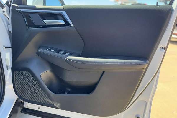 2023 Mitsubishi Outlander ES ZM