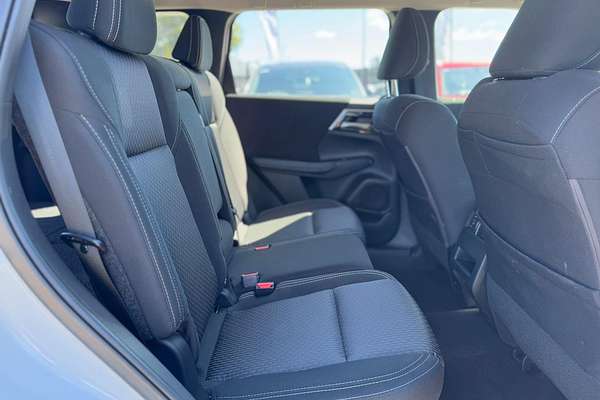 2023 Mitsubishi Outlander ES ZM