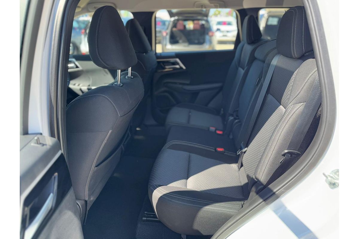 2023 Mitsubishi Outlander ES ZM