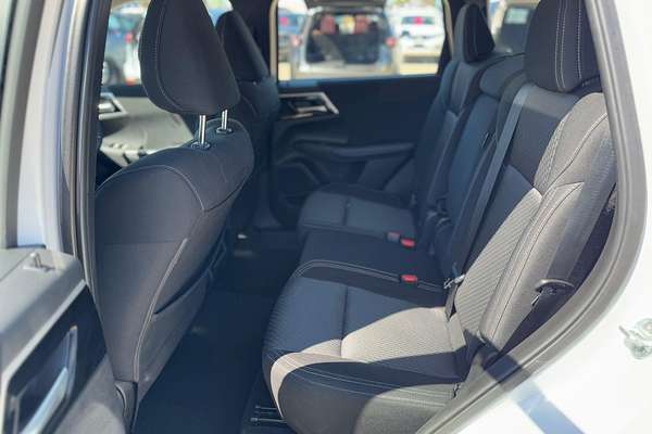 2023 Mitsubishi Outlander ES ZM