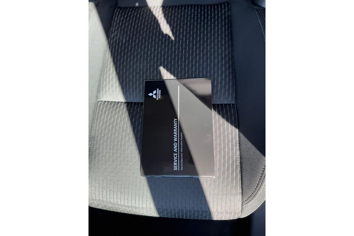 2023 Mitsubishi Outlander ES ZM
