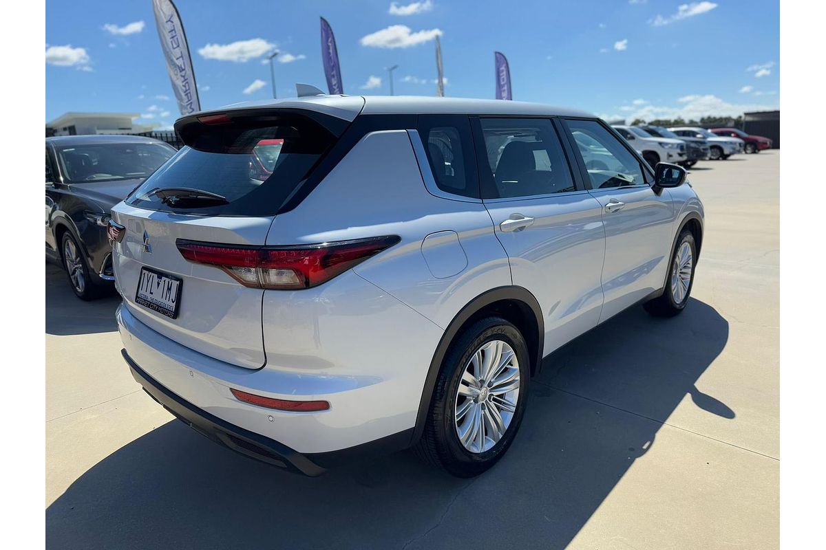 2023 Mitsubishi Outlander ES ZM