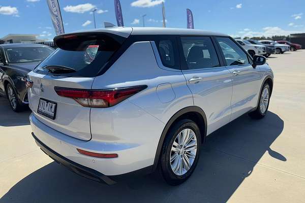 2023 Mitsubishi Outlander ES ZM