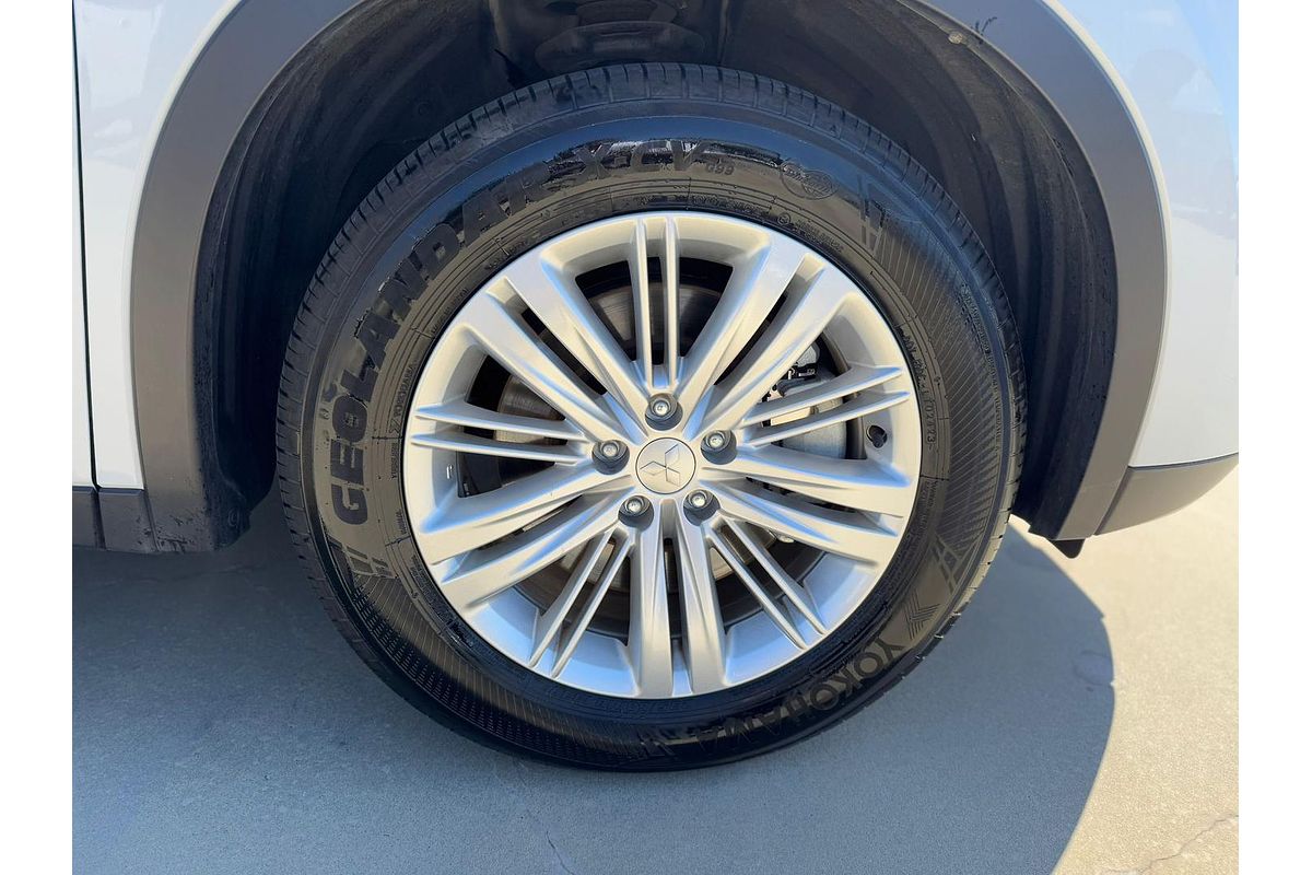2023 Mitsubishi Outlander ES ZM